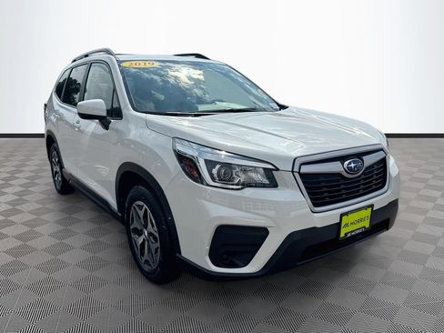 Used 2019 Subaru Forester Premium AWD/4WD image 3