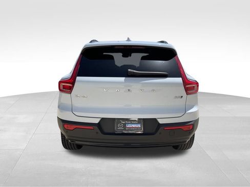 Used 2024 Volvo XC40 B5 Plus w/ Protection Package Premier AWD/4WD image 6