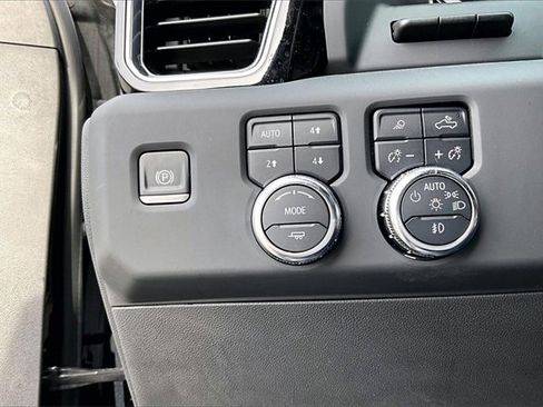 Used 2024 GMC Sierra 1500 Denali Ultimate image 16