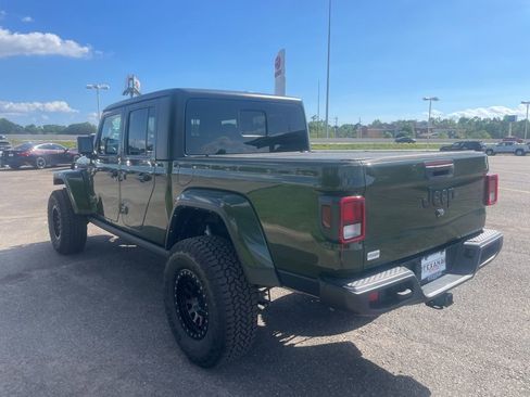 Used 2021 Jeep Gladiator Sport image 6