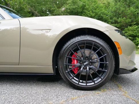 Used 2024 MAZDA MX-5 Miata RF Club w/ Weather Package RWD image 39