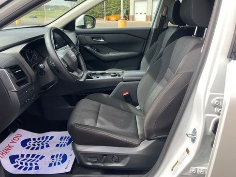 Used 2025 Nissan Rogue SV AWD/4WD image 14