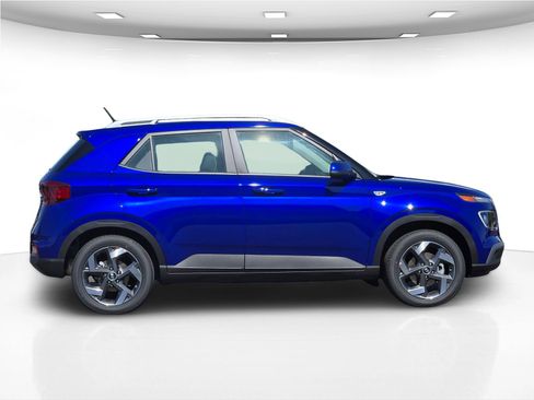 New 2025 Hyundai Venue Limited image 9