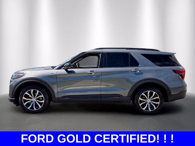 Certified 2025 Ford Explorer ST-Line AWD/4WD image 2