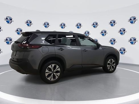 Used 2023 Nissan Rogue SV image 9