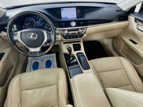 Used 2013 Lexus ES 350 w/ Luxury Pkg FWD image 29
