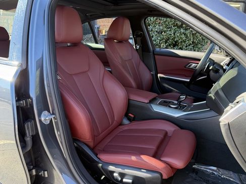 Used 2022 BMW 330i xDrive Sedan w/ M Sport Package image 34