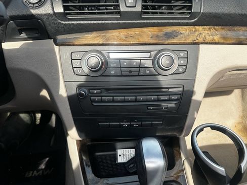 Used 2010 BMW 135i Convertible image 28