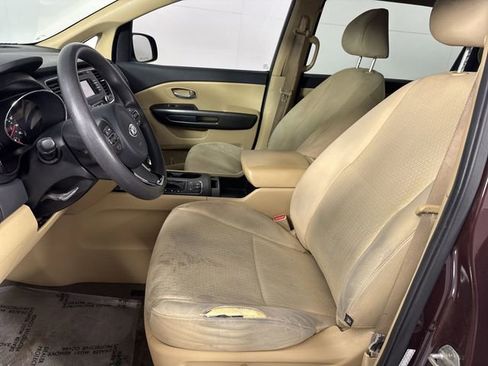 Used 2016 Kia Sedona LX w/ LX Convenience Package image 19