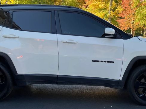 Used 2018 Jeep Compass Latitude AWD/4WD image 5