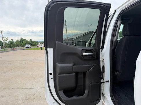 Used 2019 Chevrolet Silverado 1500 Custom Trail Boss w/ Custom Convenience Package AWD/4WD image 30