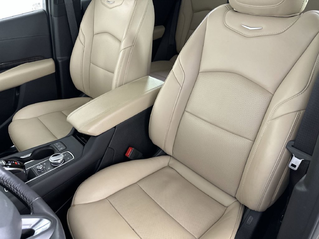 Used 2024 Cadillac XT4 Premium Luxury w/ Active Safety Package AWD/4WD image 23