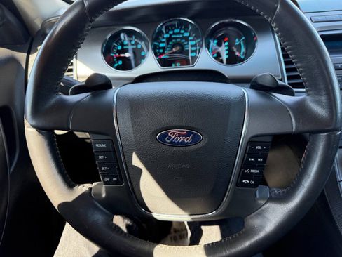 Used 2010 Ford Taurus SEL FWD image 17