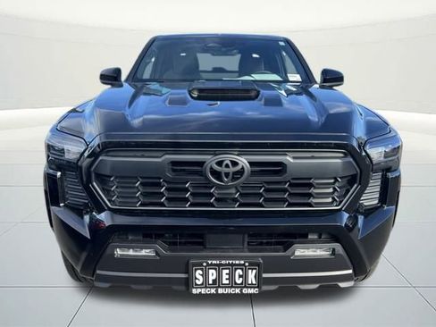 Used 2025 Toyota Tacoma TRD Sport image 11