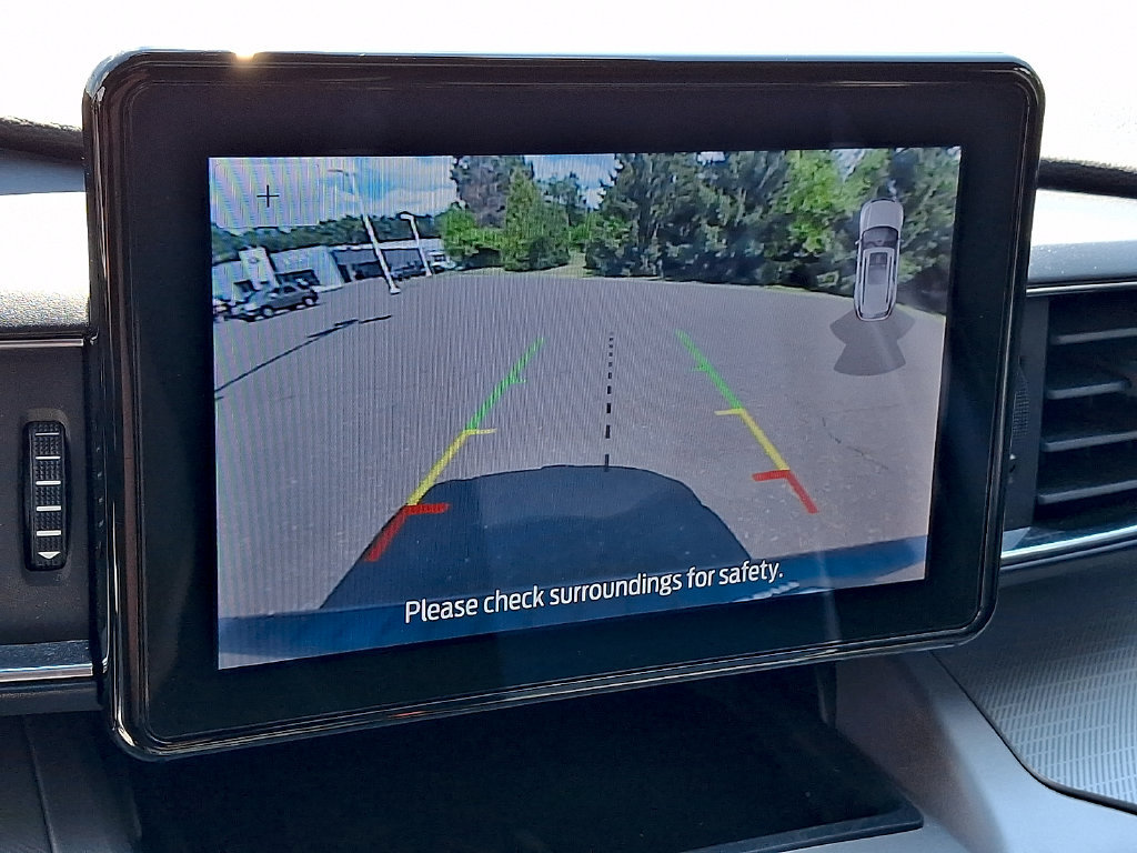 Used 2023 Ford Explorer XLT w/ Equipment Group 202A AWD/4WD image 20