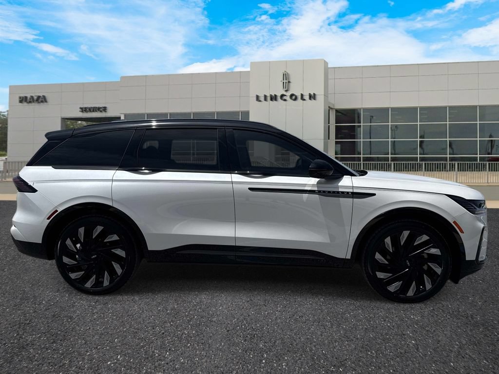 New 2026 Lincoln Nautilus Reserve w/ Jet Appearance Package AWD/4WD image 2
