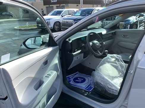 Certified 2024 Hyundai Kona SEL image 9