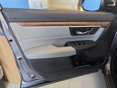 Used 2018 Honda CR-V Touring image 13