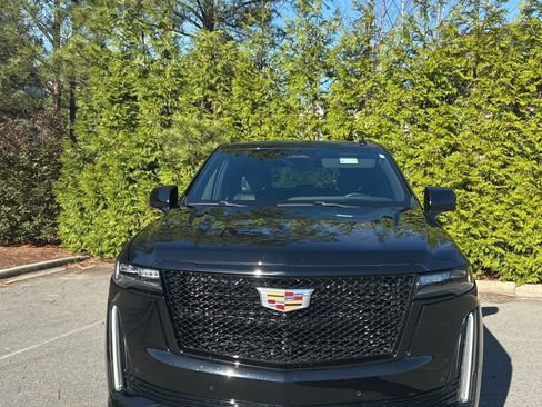 Used 2023 Cadillac Escalade Sport image 2