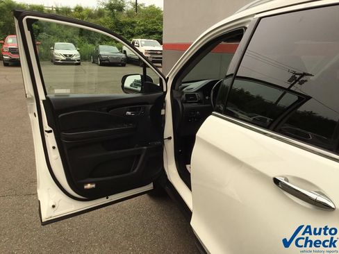 Used 2021 Honda Pilot Touring image 21