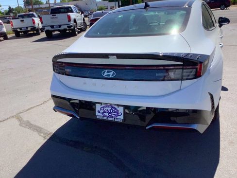 Used 2025 Hyundai Sonata SEL FWD image 13