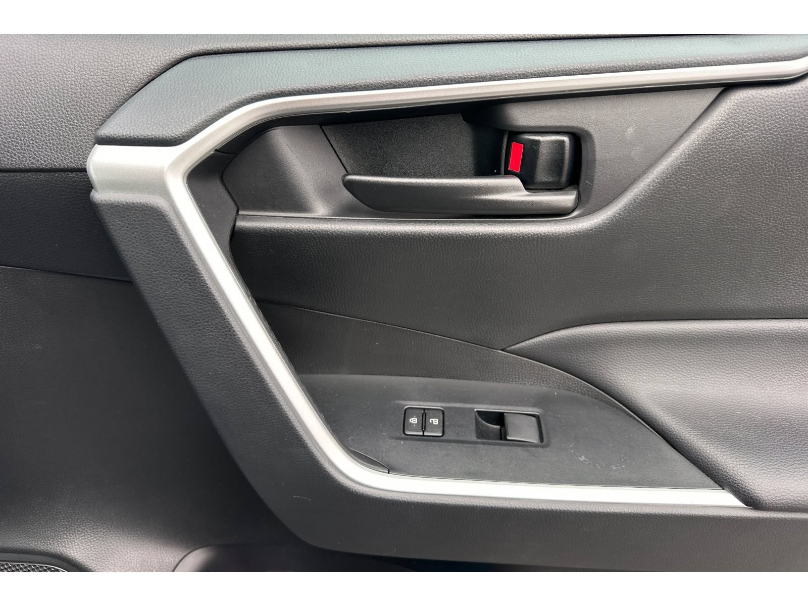 Certified 2025 Toyota RAV4 LE AWD/4WD image 20