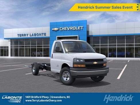New 2026 Chevrolet Express 3500 w/ Power Convenience Package RWD image 1