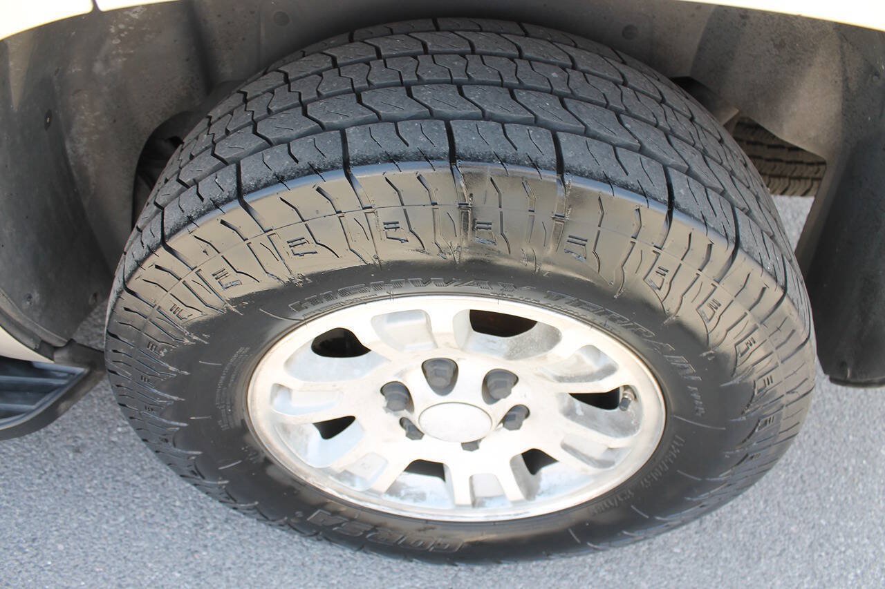 Used 2007 GMC Yukon SLE RWD image 13