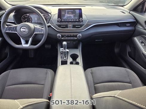 Used 2025 Nissan Altima 2.5 SV FWD image 15