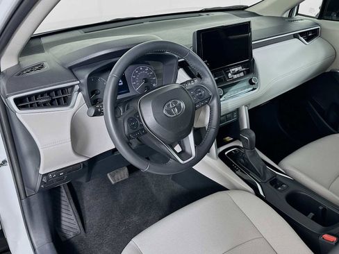 Used 2023 Toyota Corolla Cross LE w/ Black Badges Package (TMS) FWD image 9