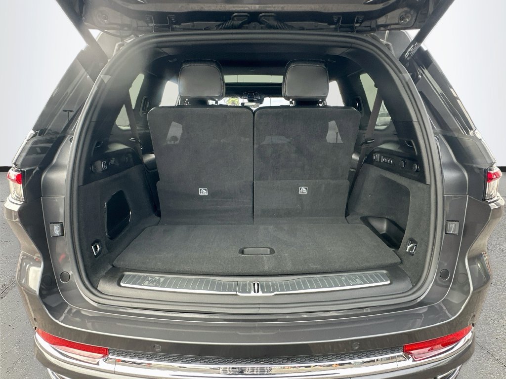 Used 2022 Jeep Grand Cherokee L Overland RWD image 28