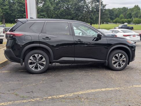 Used 2023 Nissan Rogue SV AWD/4WD image 9