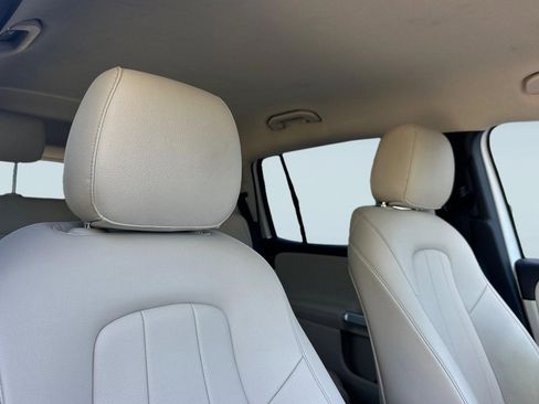 Used 2020 Mercedes-Benz GLB 250 image 25