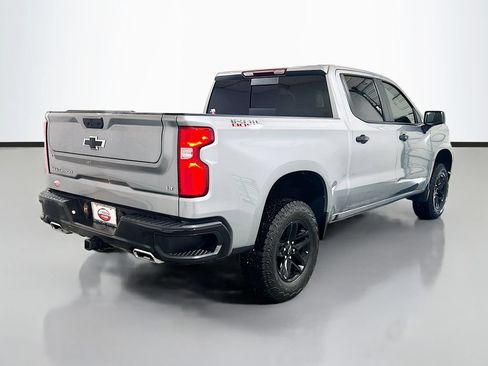 Used 2025 Chevrolet Silverado 1500 LT Trail Boss w/ Convenience Package II AWD/4WD image 4