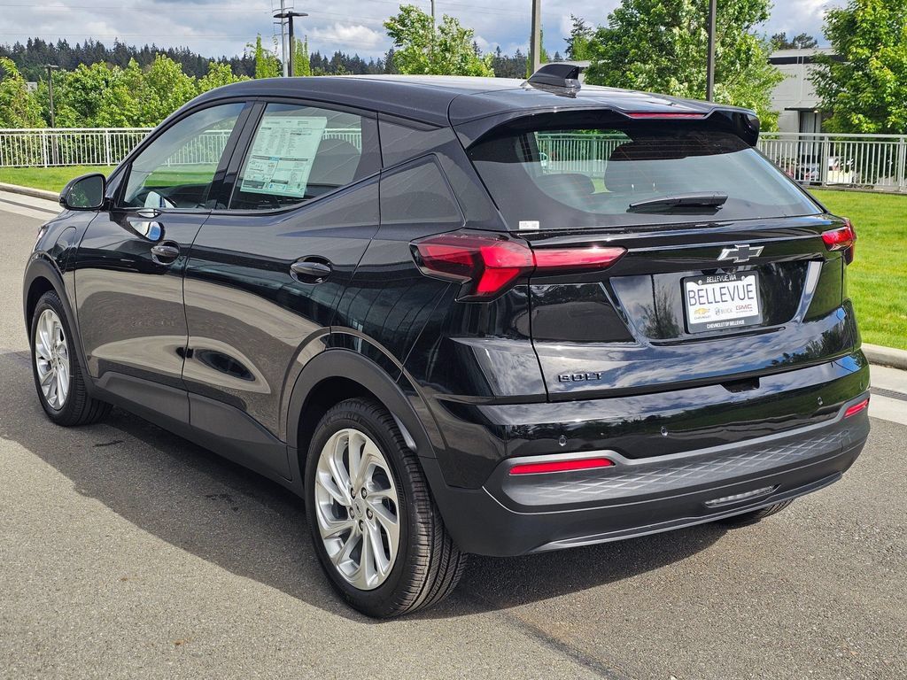 New 2027 Chevrolet Bolt LT w/ Comfort Package FWD image 7