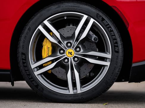 Used 2019 Ferrari Portofino image 44