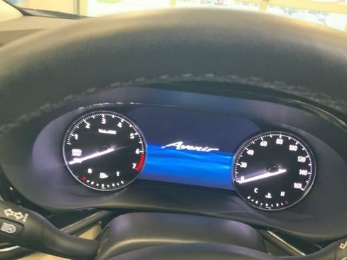 Used 2023 Buick Envision Avenir image 34