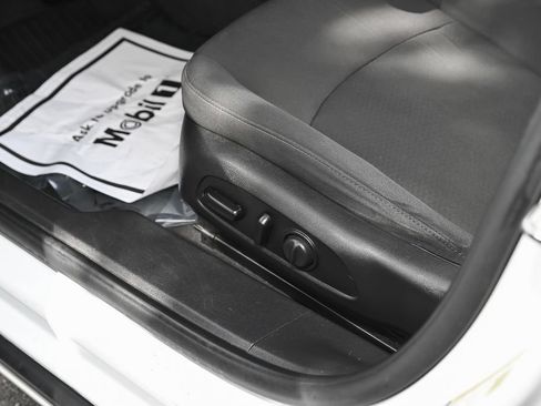 Used 2016 Chevrolet Malibu LT FWD image 14