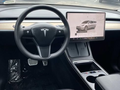Used 2023 Tesla Model Y Long Range AWD/4WD image 6