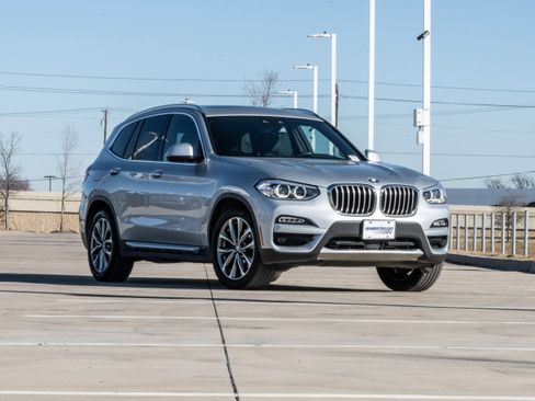 Used 2019 BMW X3 sDrive30i w/ Premium Package image 2