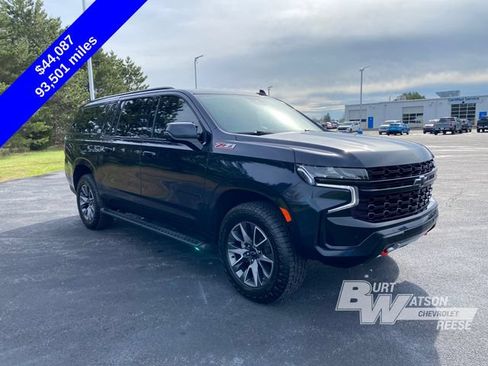 Used 2023 Chevrolet Suburban Z71 w/ Luxury Package AWD/4WD image 9