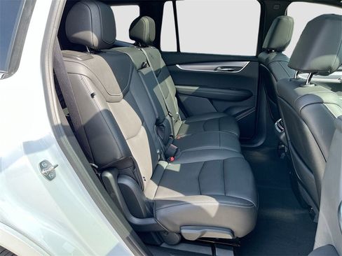 New 2025 Cadillac XT6 Luxury w/ LPO, Floor Liner Package image 31