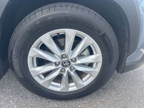 Used 2024 Toyota Corolla Cross LE FWD image 19