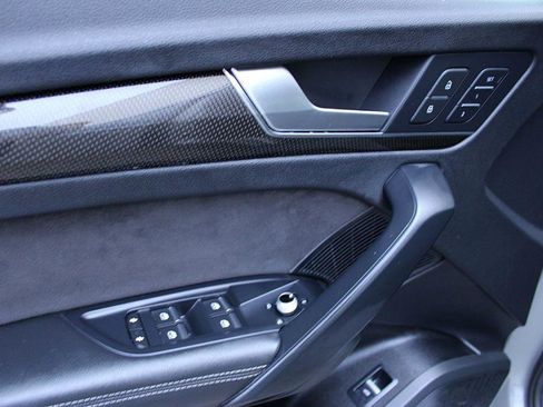 Used 2019 Audi SQ5 Prestige w/ Prestige Package image 10