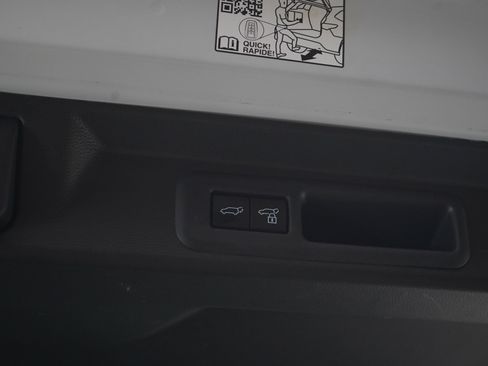 Used 2025 Toyota Sequoia Platinum image 18