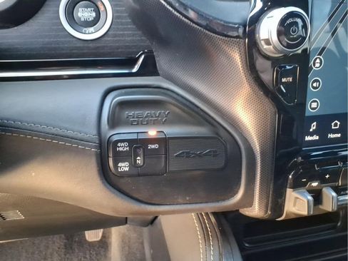 Certified 2024 RAM 2500 Limited AWD/4WD image 25