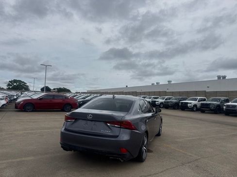 Used 2017 Lexus IS 200t w/ Premium Package RWD image 20