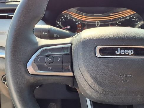 Used 2023 Jeep Compass Limited AWD/4WD image 5
