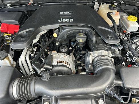 Used 2019 Jeep Wrangler Unlimited Rubicon w/ Dual Top Group image 24