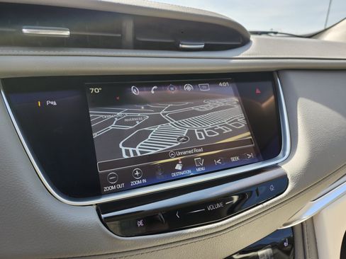 Used 2017 Cadillac XT5 Luxury w/ Driver Awareness Package FWD image 6